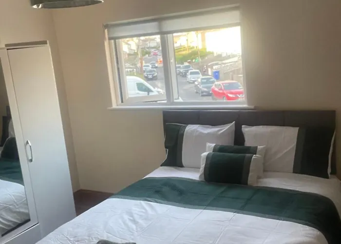 Centre With Private Parking Privatunterkunft Galway