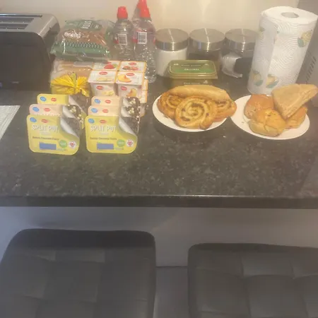 With Cont Breakfast בית אירוח