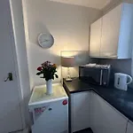 Centre With Private Parking * Galway